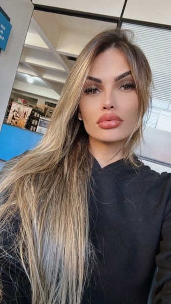 fabyzinhaoficial OnlyFans - Free Trial - Photos - Socials | FansMetrics.com