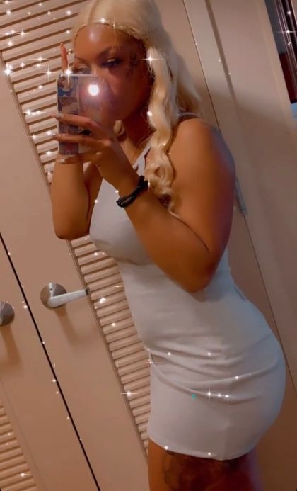 skyee.moet OnlyFans picture