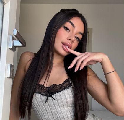 martinasmeraldivip OnlyFans picture