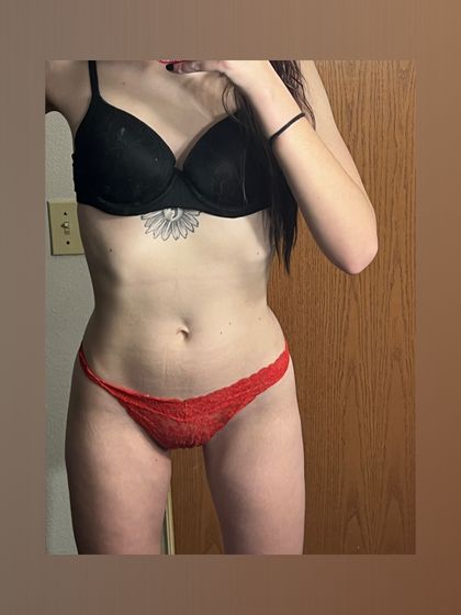urlocalgothbxtch OnlyFans picture