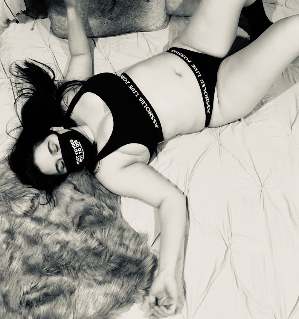 ella90 OnlyFans profile picture