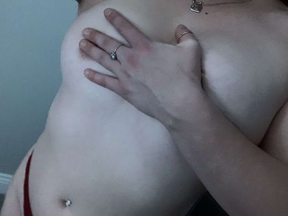 holly19x OnlyFans picture