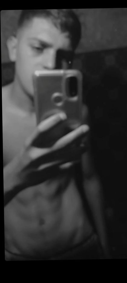 yonathanherre12 OnlyFans picture