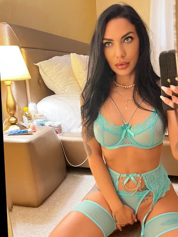 AbeliaxxxActrice Official