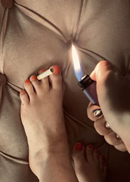 lily2toes OnlyFans picture