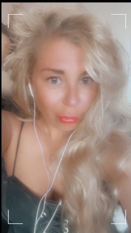 lindalegsxxx OnlyFans picture