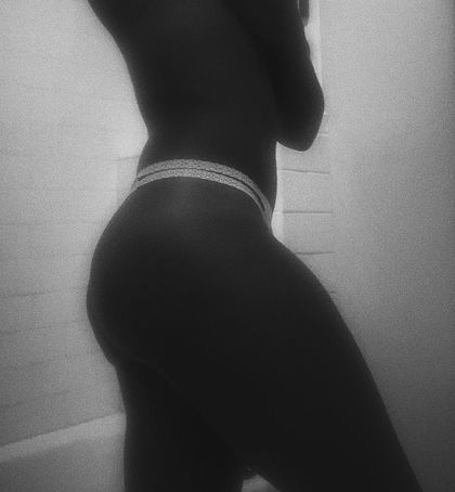 authenticanika OnlyFans picture