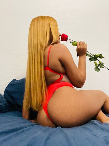 priivona OnlyFans profile picture