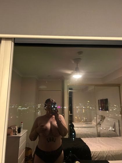 crazy_brunette.24 OnlyFans picture