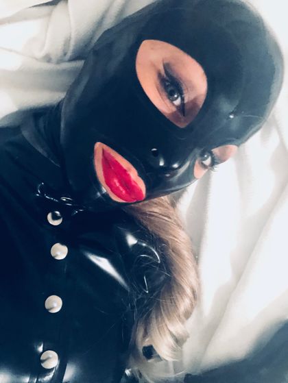 latexmistress OnlyFans picture