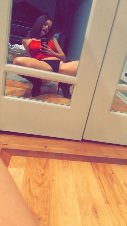 freckledyella OnlyFans picture