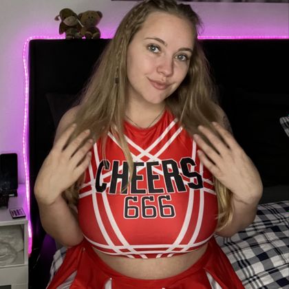 yourcurvyjulie OnlyFans picture