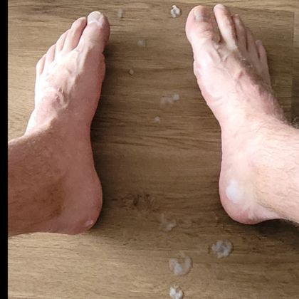 feetandbananas OnlyFans picture