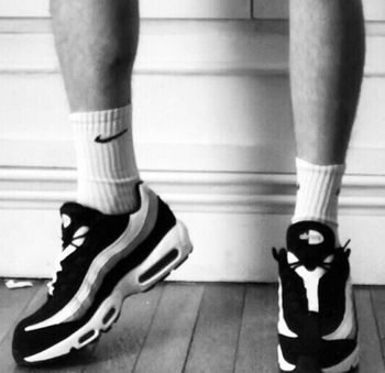Antho Sneakers Feet