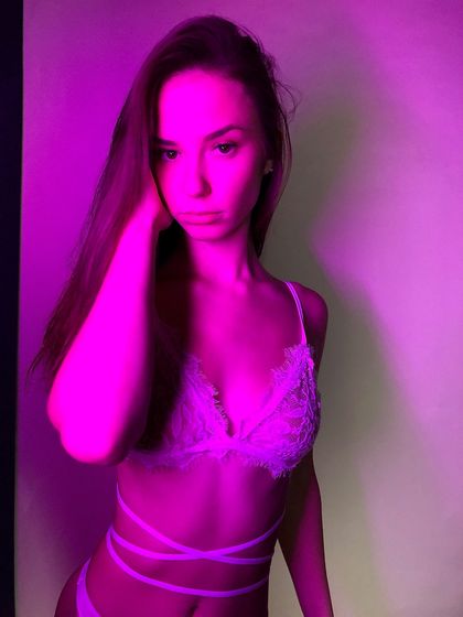 crystallynie OnlyFans picture