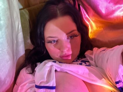 milapeaches OnlyFans picture