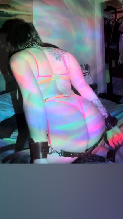 nakedgirlnextdoor OnlyFans picture