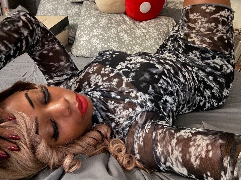 zuzuti OnlyFans profile picture
