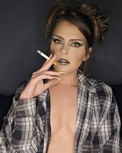 fiestyfireball OnlyFans picture