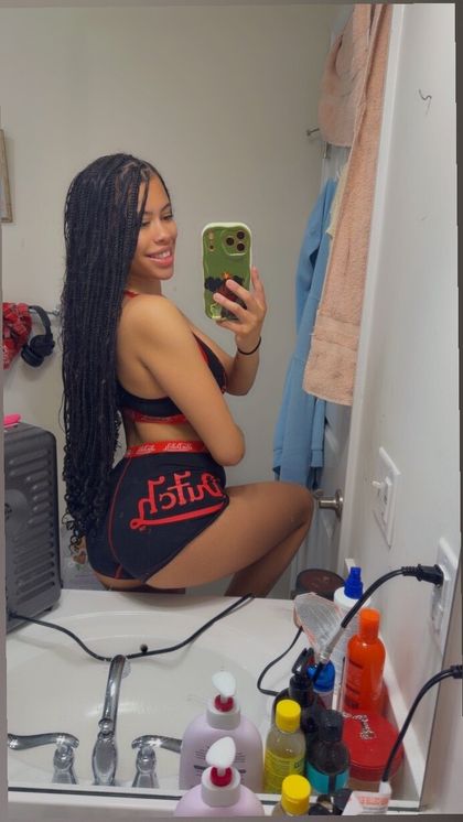 babyari102 OnlyFans picture