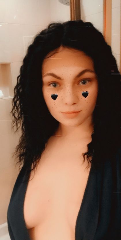 roseychecks69 OnlyFans picture