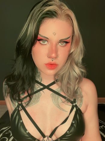 demoness 𝖘𝖆𝖙𝖆𝖓𝖎𝖈 𝖘𝖑𝖚𝖙
