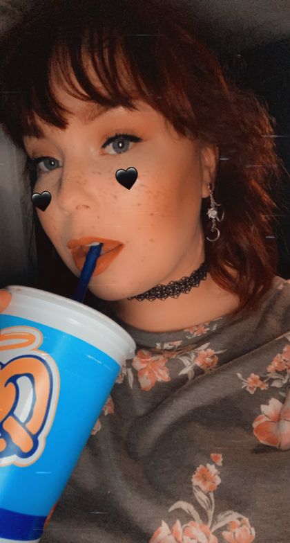 curvyred167087 OnlyFans picture