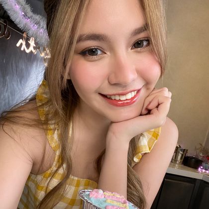 Best Bellafrees OnlyFans Accounts | FansMetrics.com