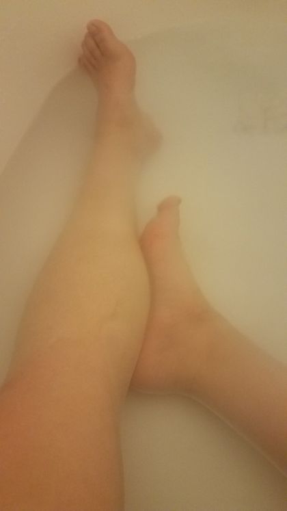 sexylittlebabewithlegs OnlyFans picture