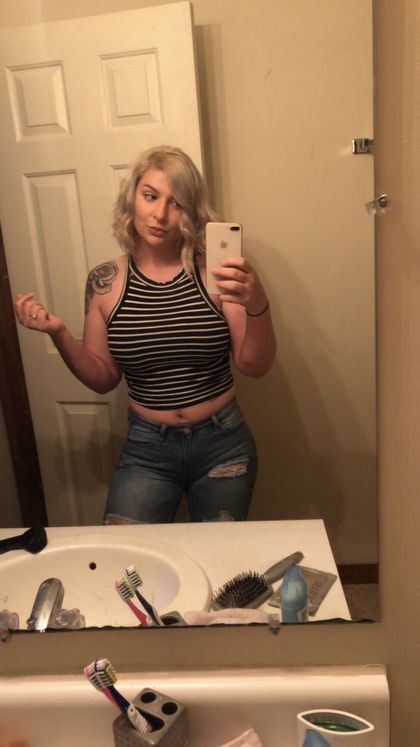ashleythatblondebabe OnlyFans picture