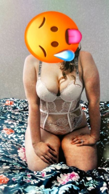 queenayeee OnlyFans picture