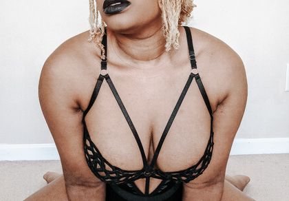 divinelybare OnlyFans picture