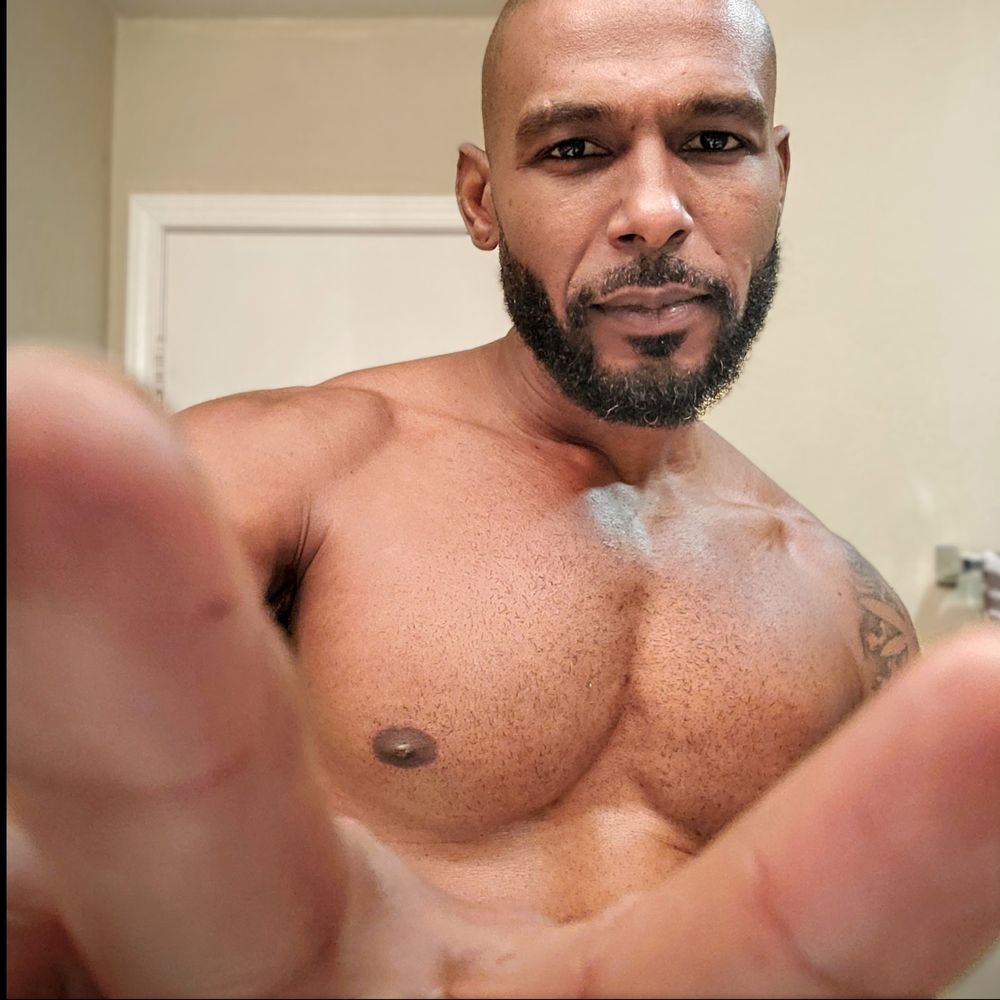 modelred-e OnlyFans profile picture