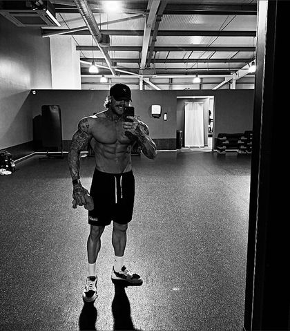 atphysique OnlyFans picture