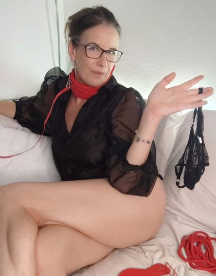 shylibrarianuk OnlyFans picture