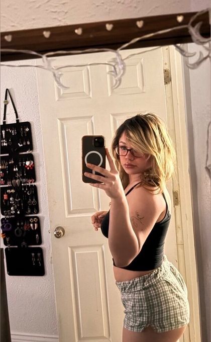 mariefeelz OnlyFans picture