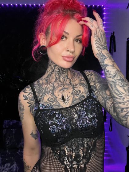 misshollyhell OnlyFans picture