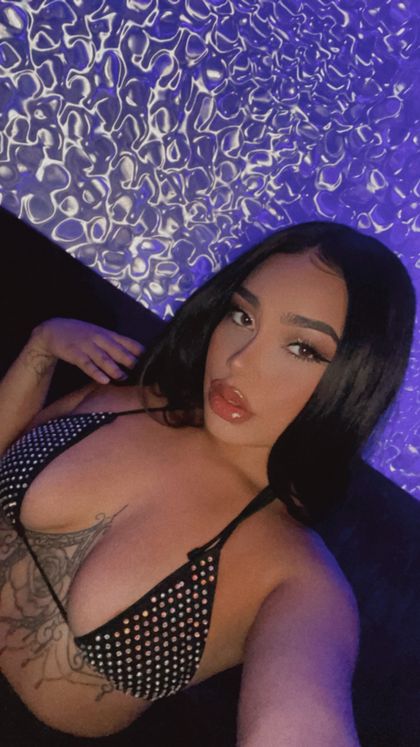 theeloveelyparis OnlyFans picture