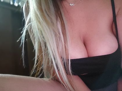 emilyrougevip2 OnlyFans picture