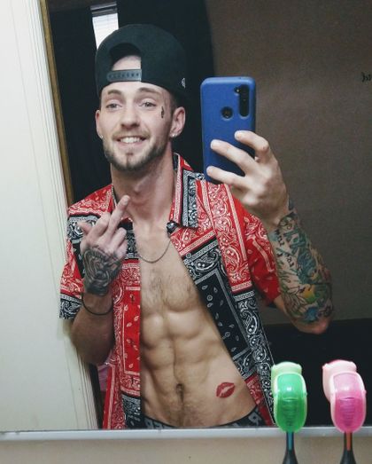 sillyb31113 OnlyFans picture