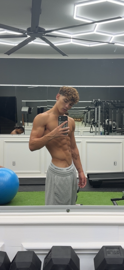 opash OnlyFans picture