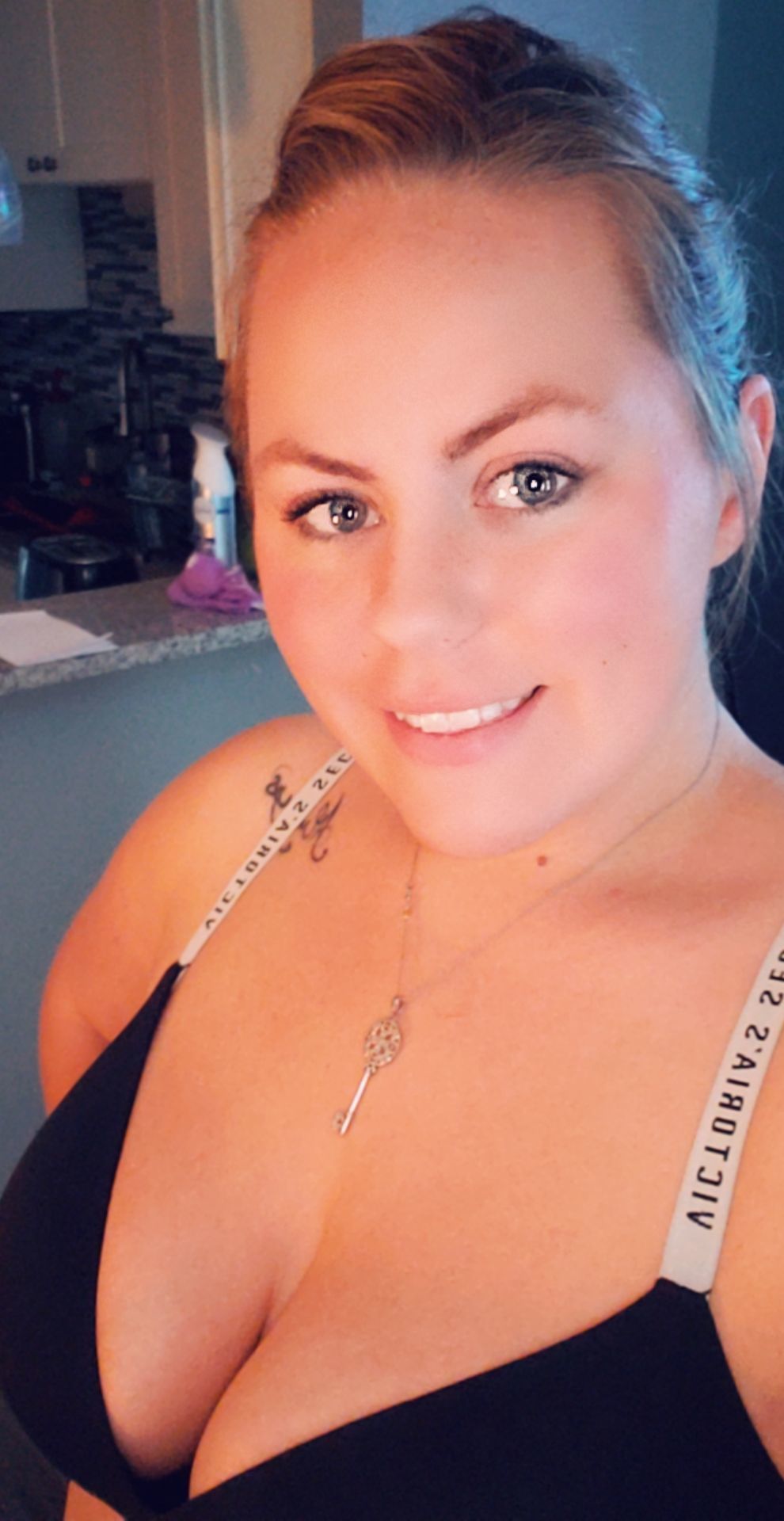 bustykinkykat OnlyFans profile picture