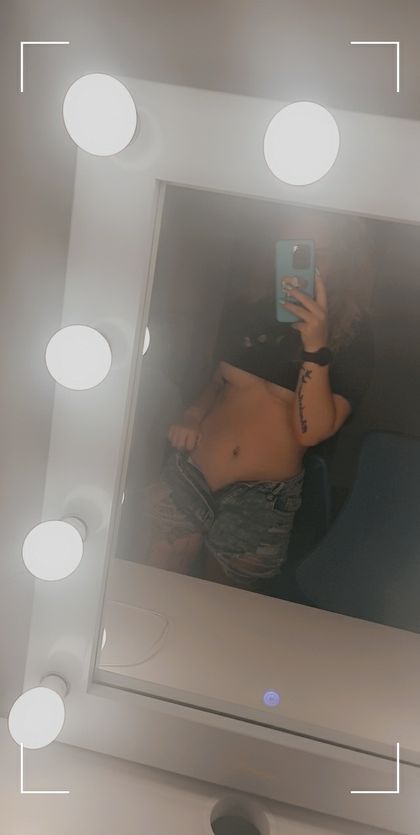 lolabreex OnlyFans picture