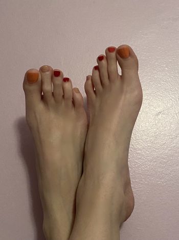 Adesska Feet