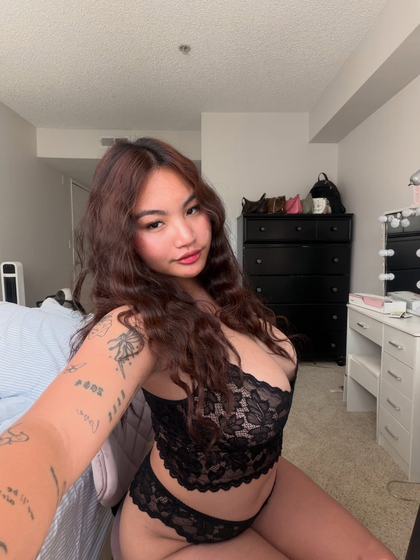 zoeylara OnlyFans picture