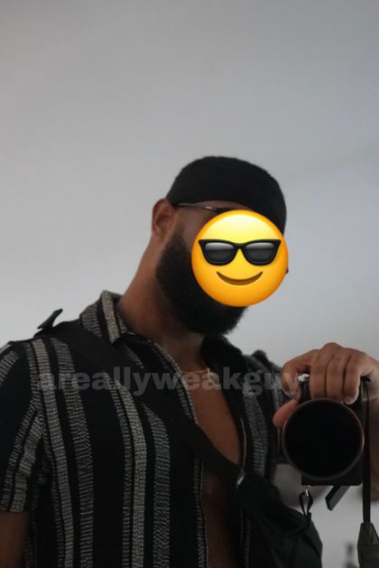 areallyweakguy OnlyFans picture