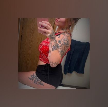 tattedbratted OnlyFans picture