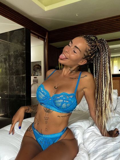 tattooedjulia OnlyFans picture