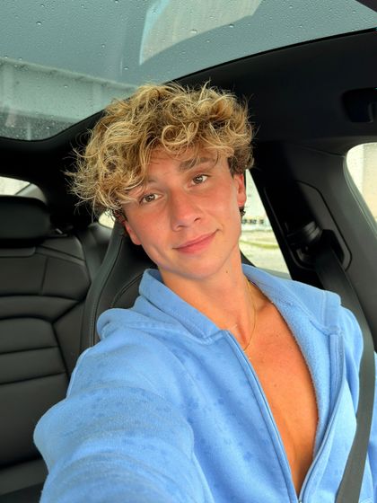 curly_goldenretriever OnlyFans picture
