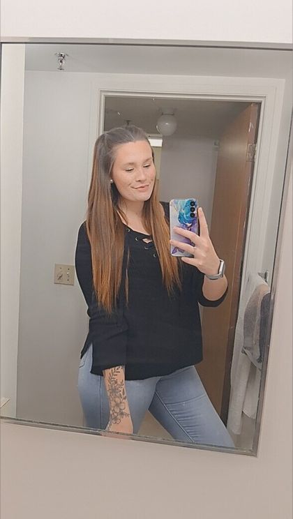 whitneyi18 OnlyFans picture
